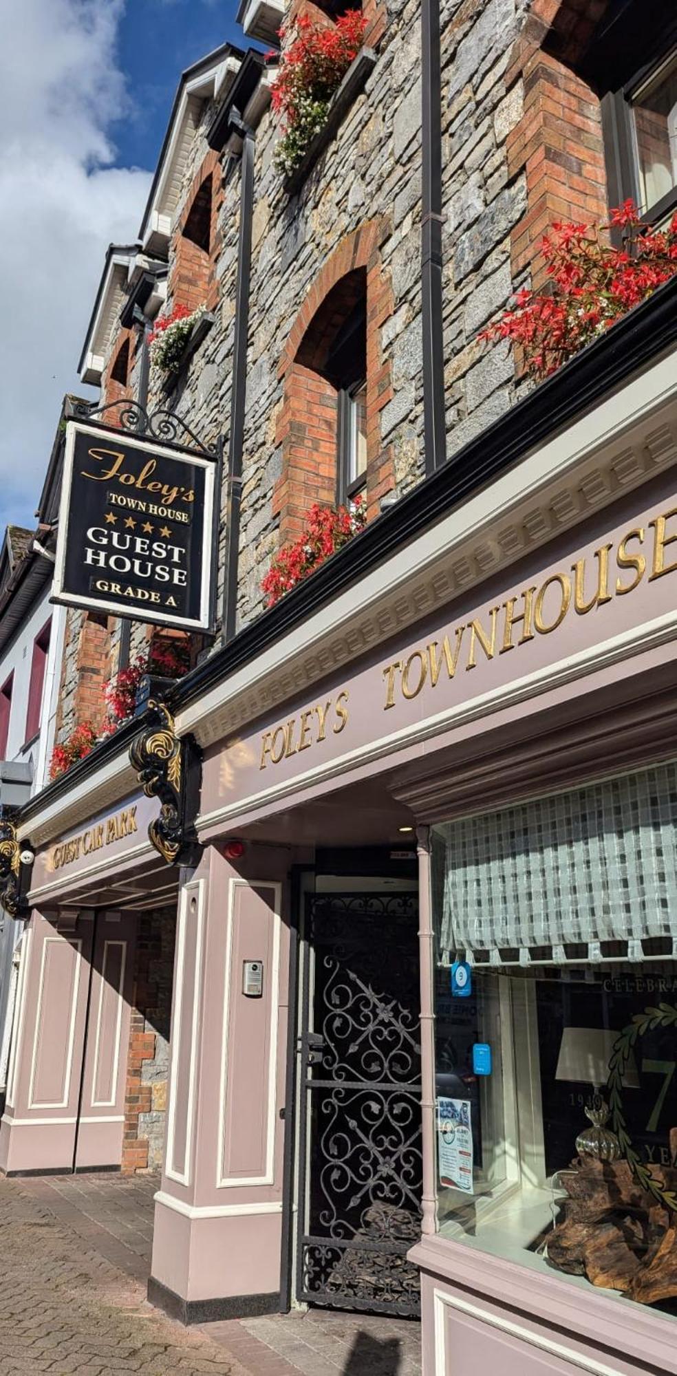 Отель Foley'S Townhouse Килларни Экстерьер фото